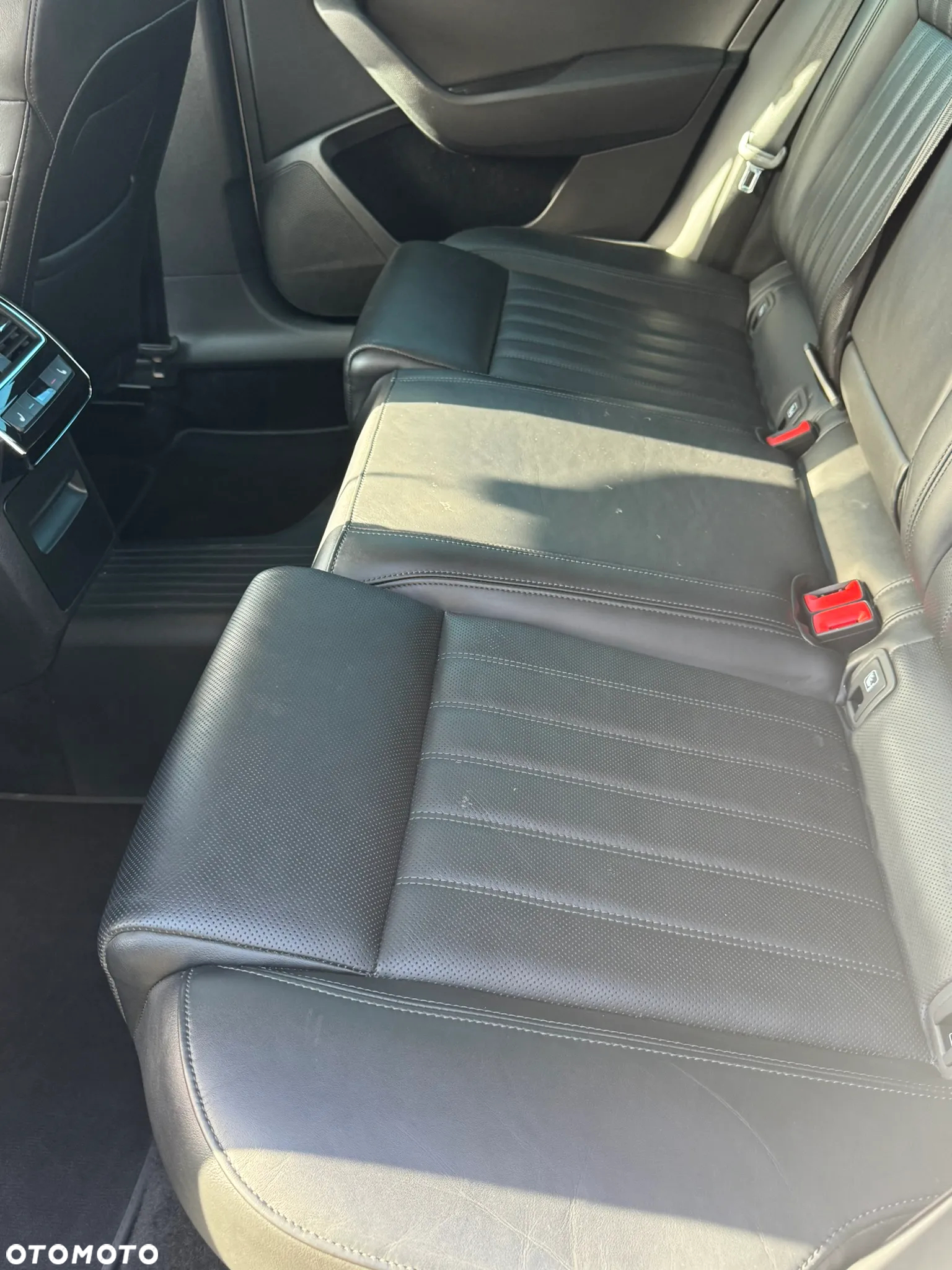 Skoda Superb 2.0 TDI L&K DSG - 13
