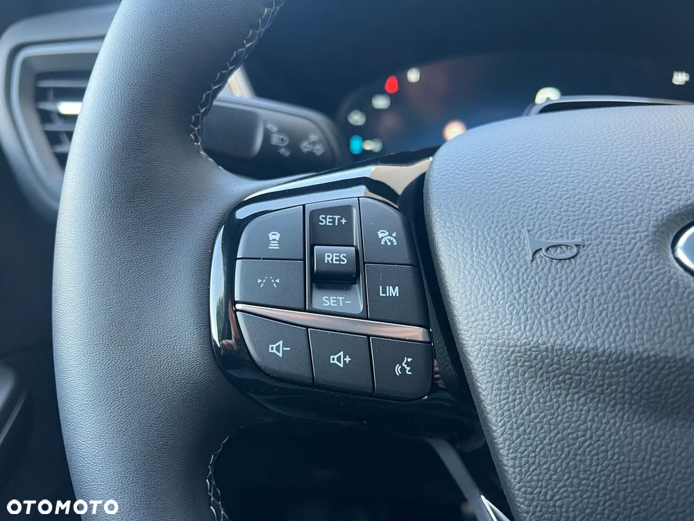 Ford Kuga - 16