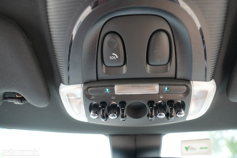 MINI 3 Portas Cooper SE Premium Extra Essential - 32