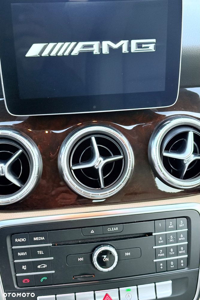 Mercedes-Benz CLA 250 4-Matic AMG Line - 35