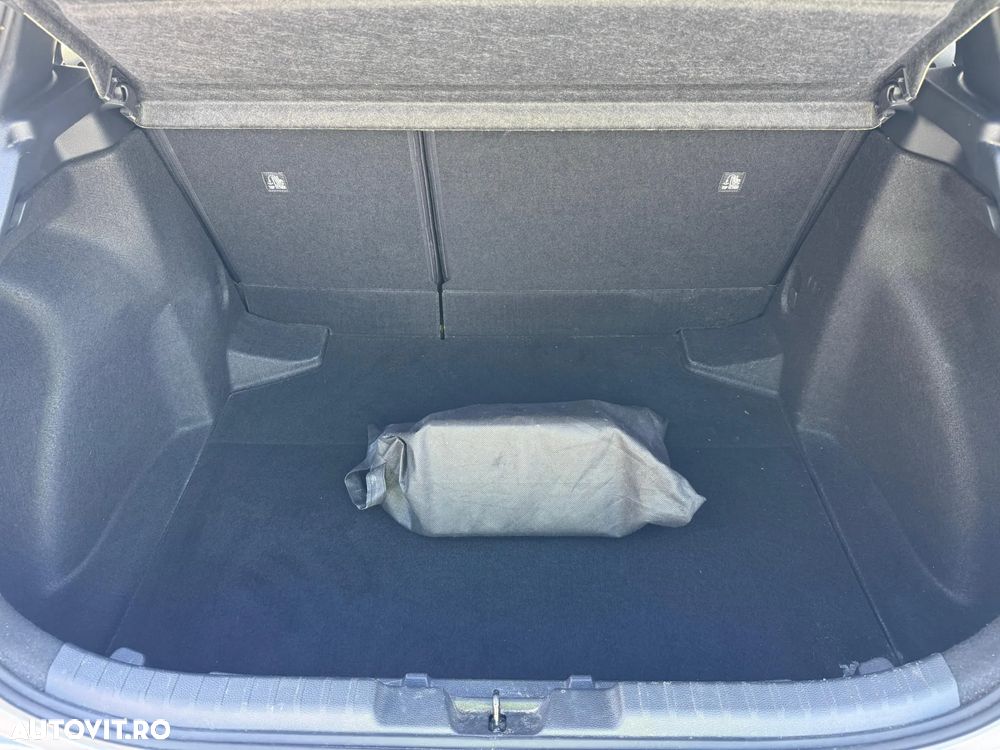 Toyota Corolla 1.8 HSD Business - 19