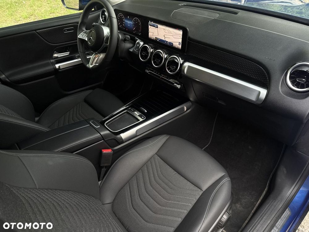 Mercedes-Benz GLB - 22