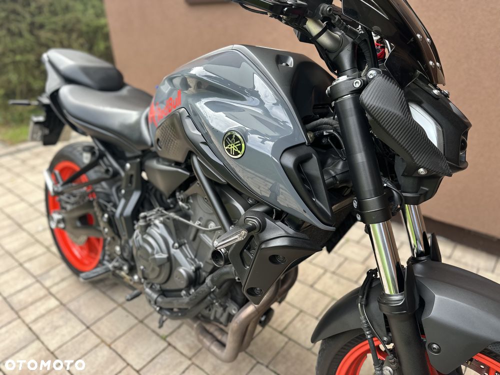 Yamaha MT - 8