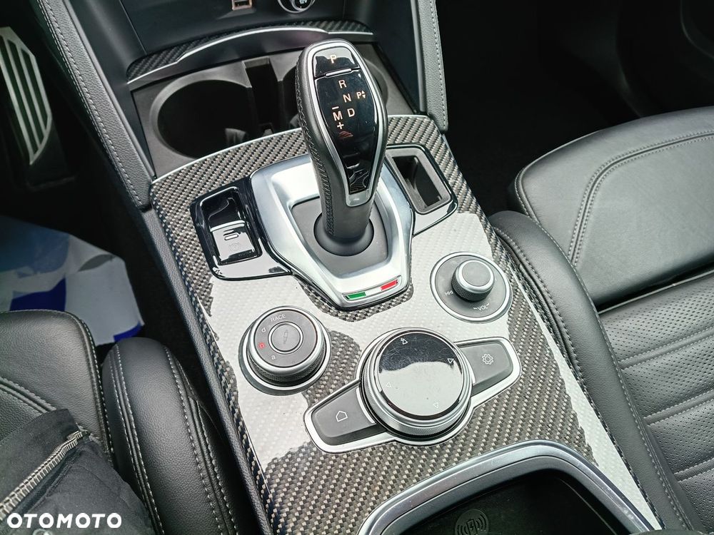 Alfa Romeo Stelvio 2.9 V6 Bi-Turbo Quadrifoglio Q4 - 17