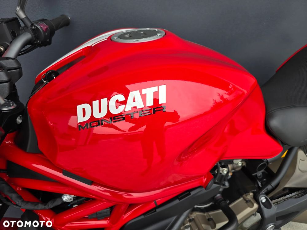 Ducati Monster - 27