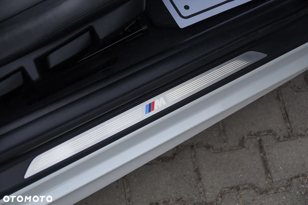 BMW Seria 2 220d M Sport - 11