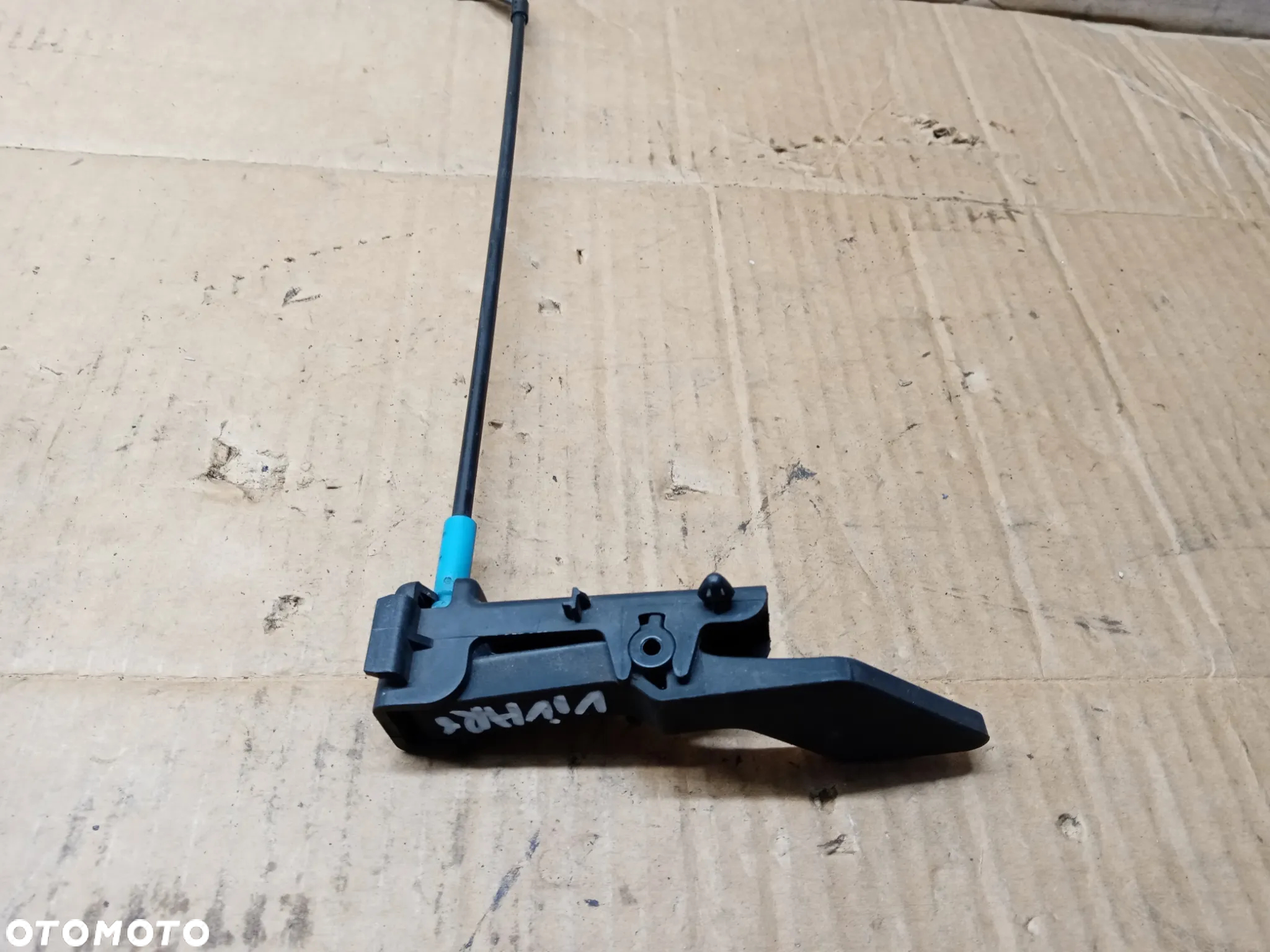 Klamka raczka dźwignia otwierania maski linka cięgno Renault Trafic III Vivaro B 656225059R - 5