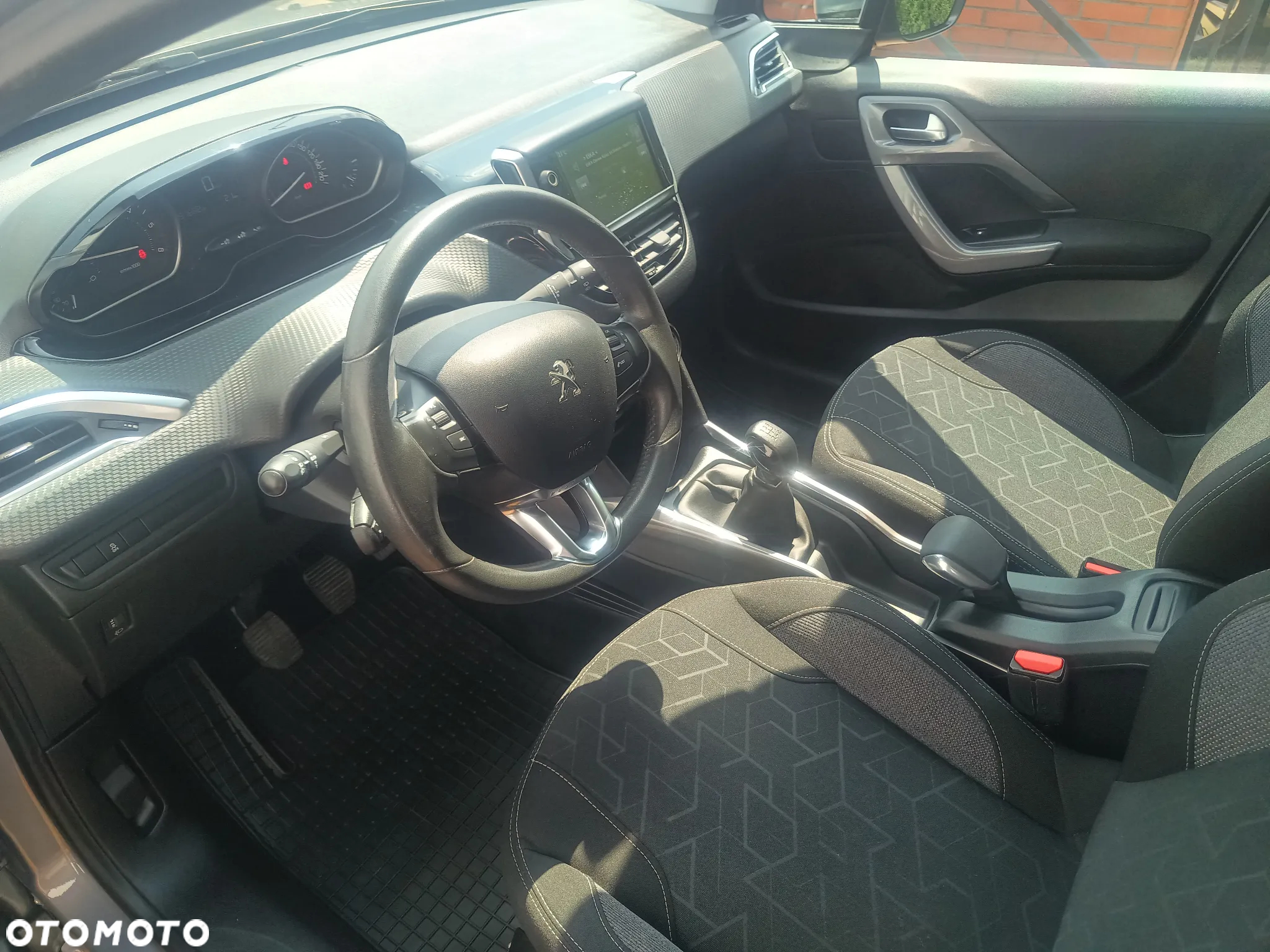 Peugeot 2008 - 9