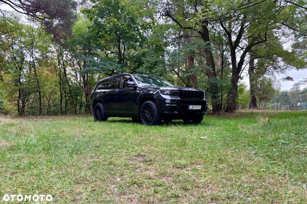 Jeep Grand Cherokee - 38