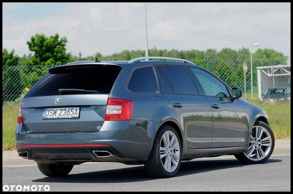 Skoda Octavia 2.0 TDI (Green tec) RS - 19