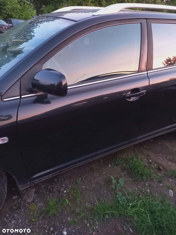 TOYOTA AVENSIS T25 KOMBI 1.8benzyna DRZWI PRZÓD prawe lewe TYŁ prawe lewe - 1