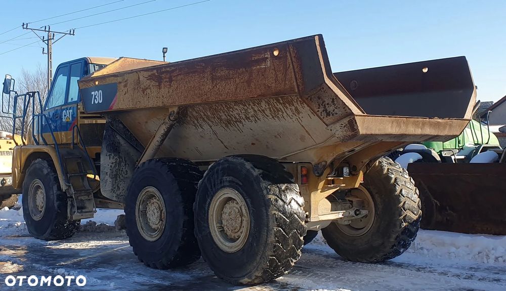 Caterpillar 730 - 4