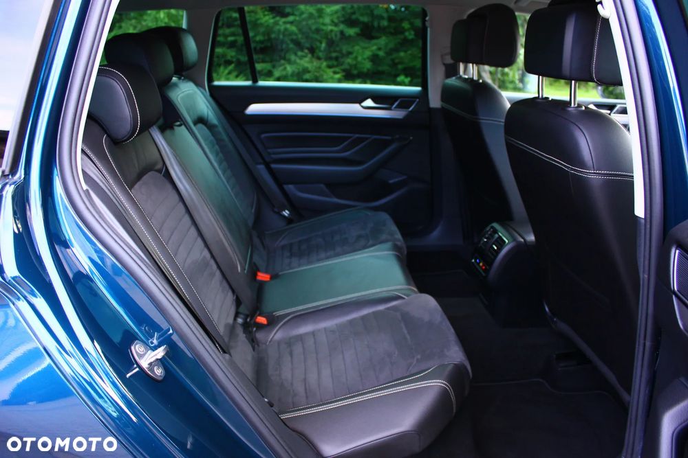 Volkswagen Passat 2.0 TDI SCR DSG Elegance - 37