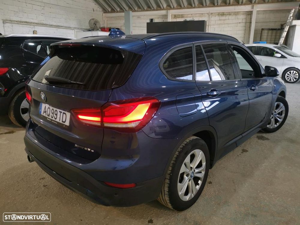 BMW X1 25 e xDrive Corporate Edition - 3