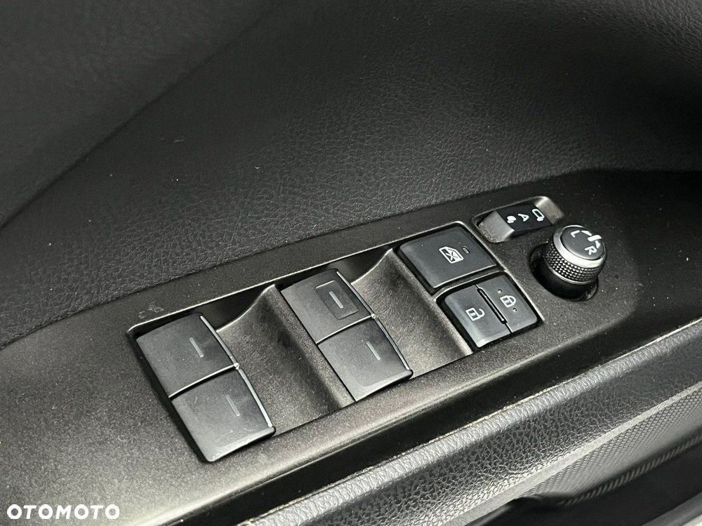 Toyota Camry 2.5 Hybrid Prestige CVT - 38