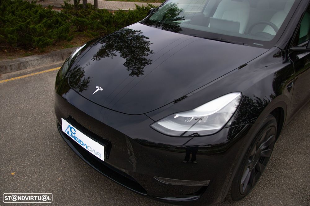 Tesla Model Y Long Range Dual Motor AWD - 13