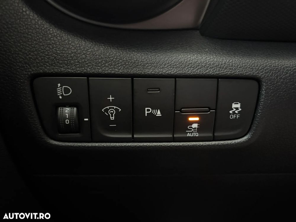 Hyundai KONA Select - 22
