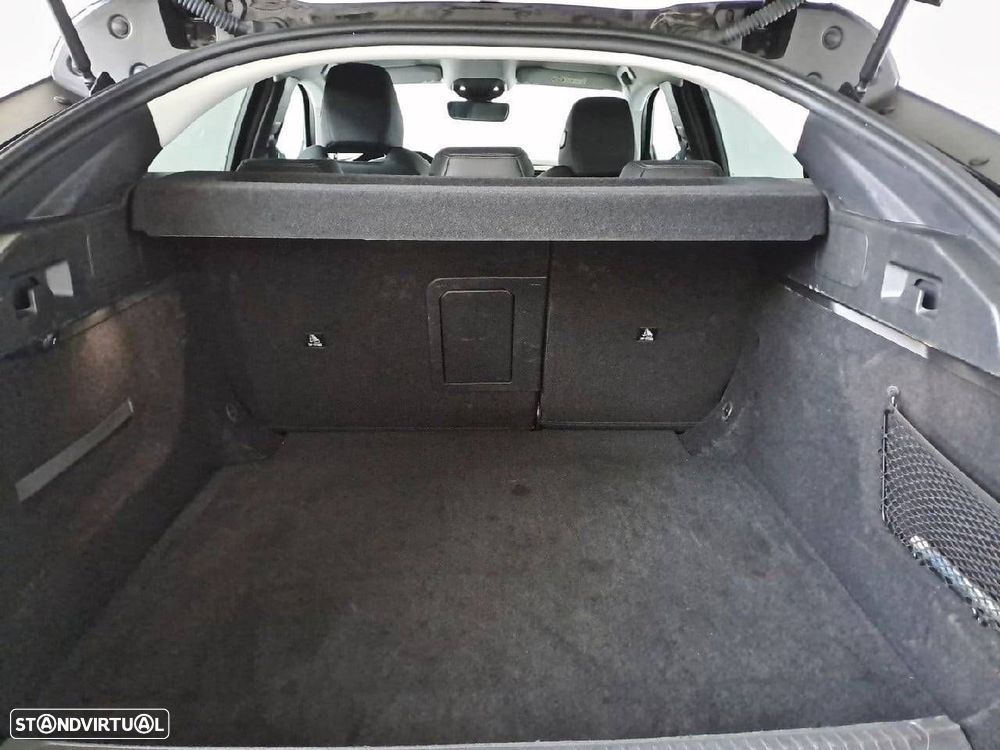 Peugeot 408 1.2 PureTech Allure EAT8 - 6