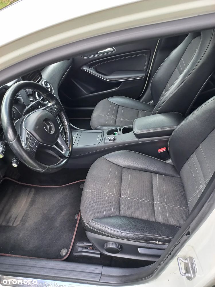 Mercedes-Benz Klasa A 180 CDI (BlueEFFICIENCY) 7G-DCT - 11