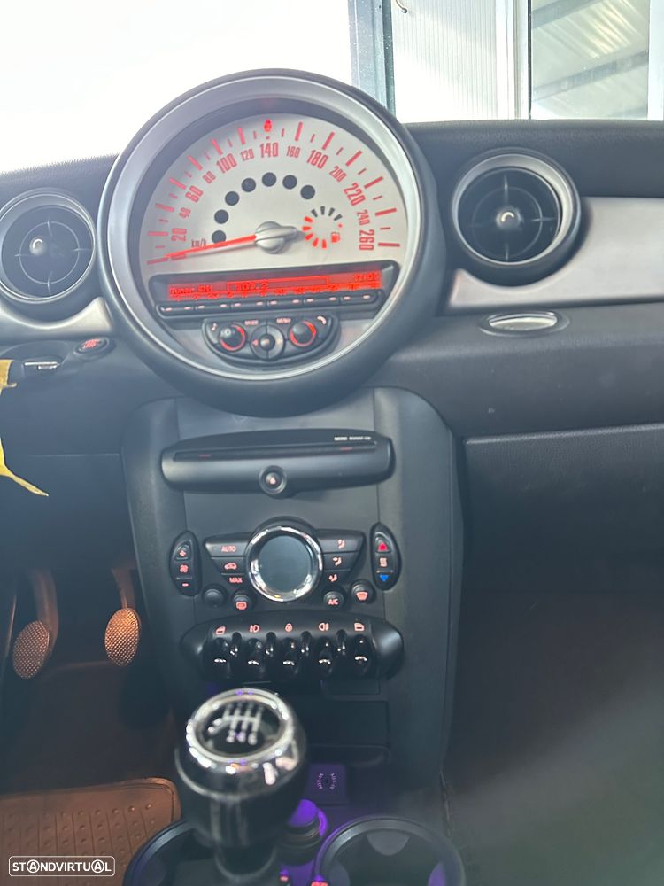 MINI 3 Portas One D - 15