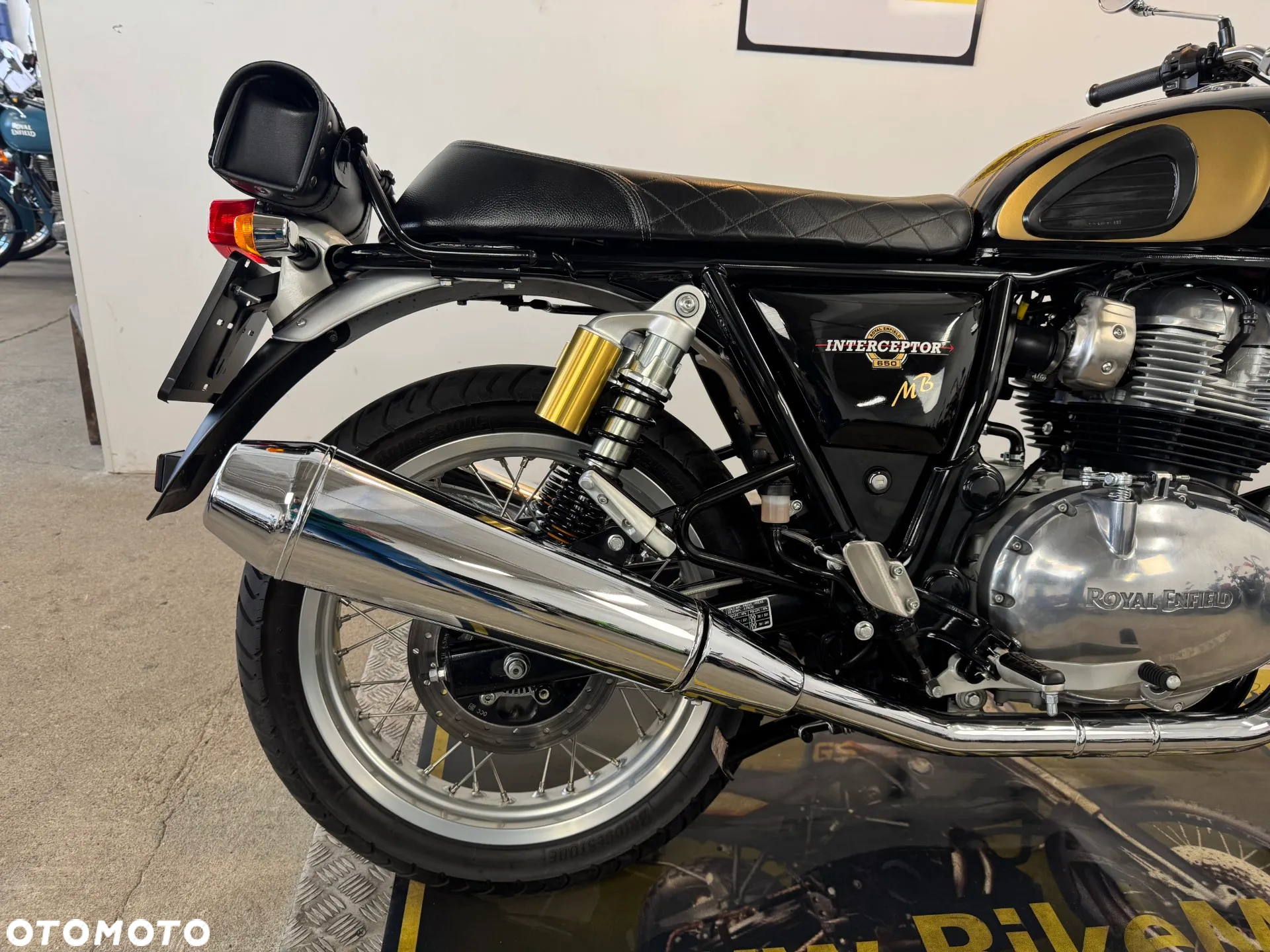 Royal Enfield Interceptor - 16