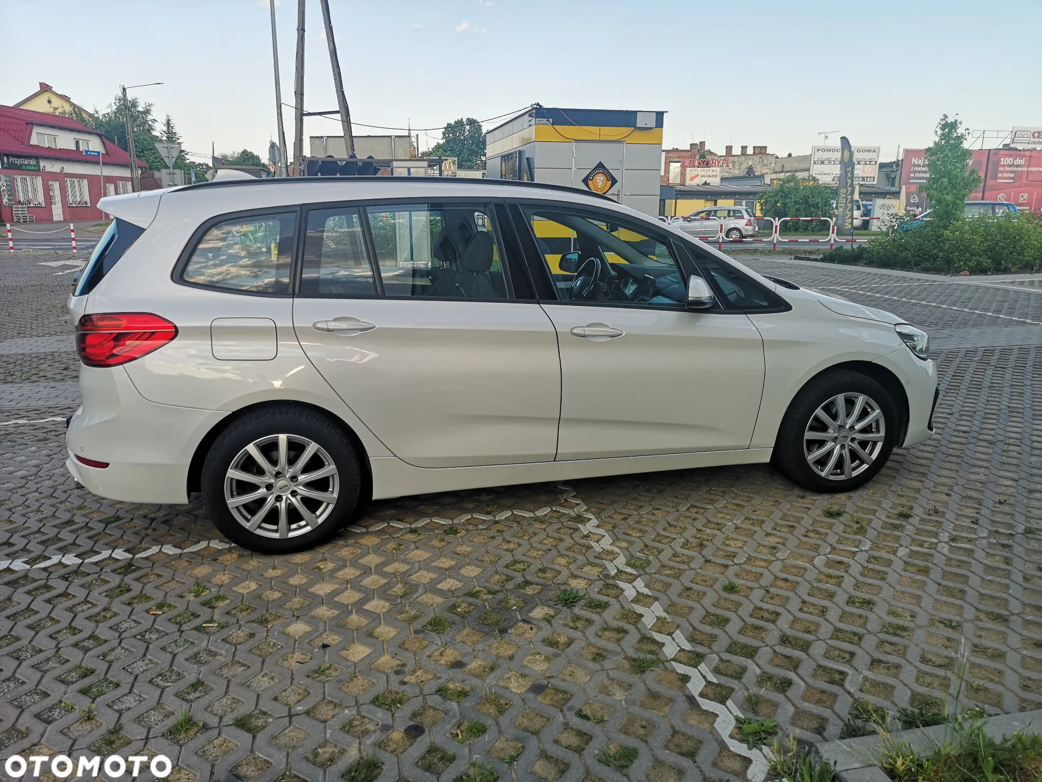 BMW Seria 2 218d xDrive Sport Line sport - 6