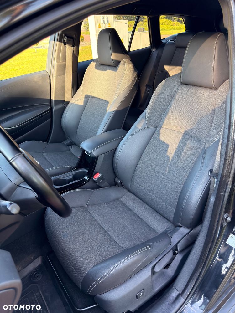 Toyota Corolla - 13