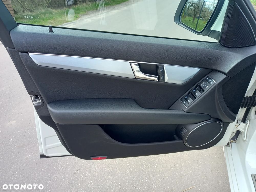 Mercedes-Benz Klasa C 200 CDI Avantgarde - 23