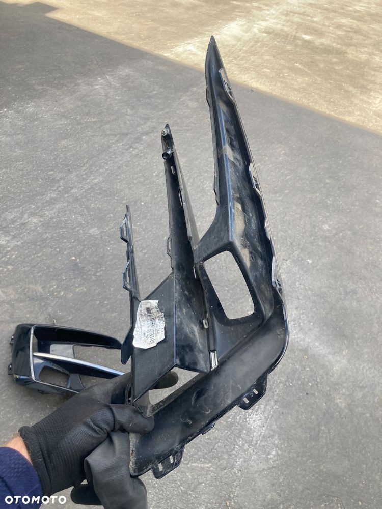 RENAULT Megane IV 4 lift prawa chrom kratka połysk ZDERZAKA  przedniego KRATKA halogenu W ZDERZAK  przedni  zaślepka na halogen - 8