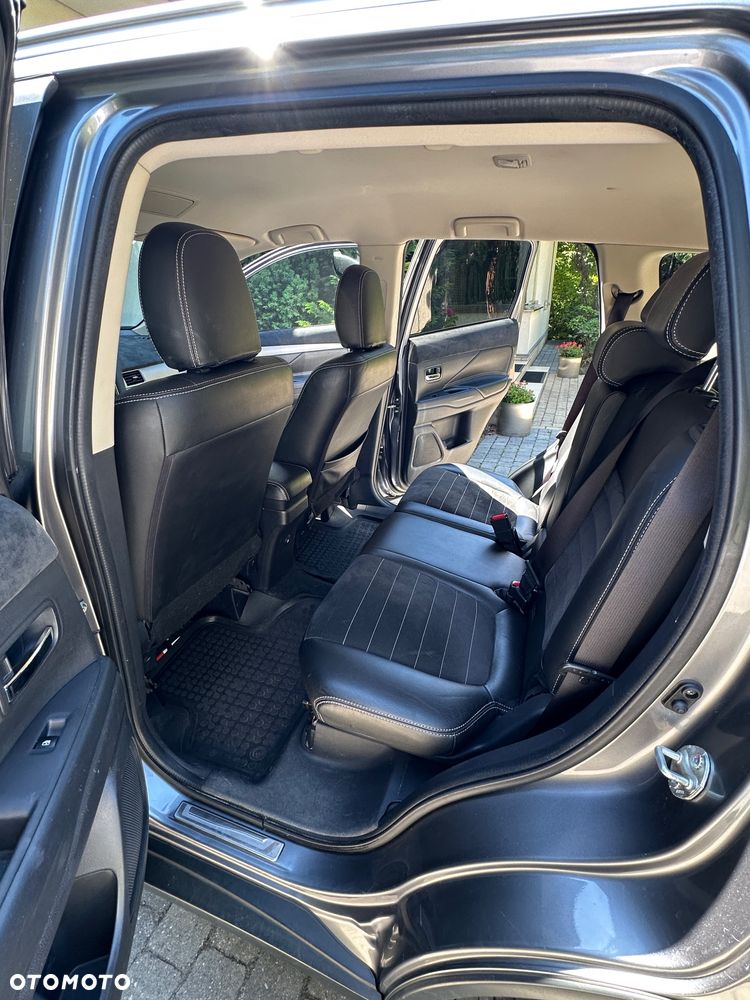 Mitsubishi Outlander - 13
