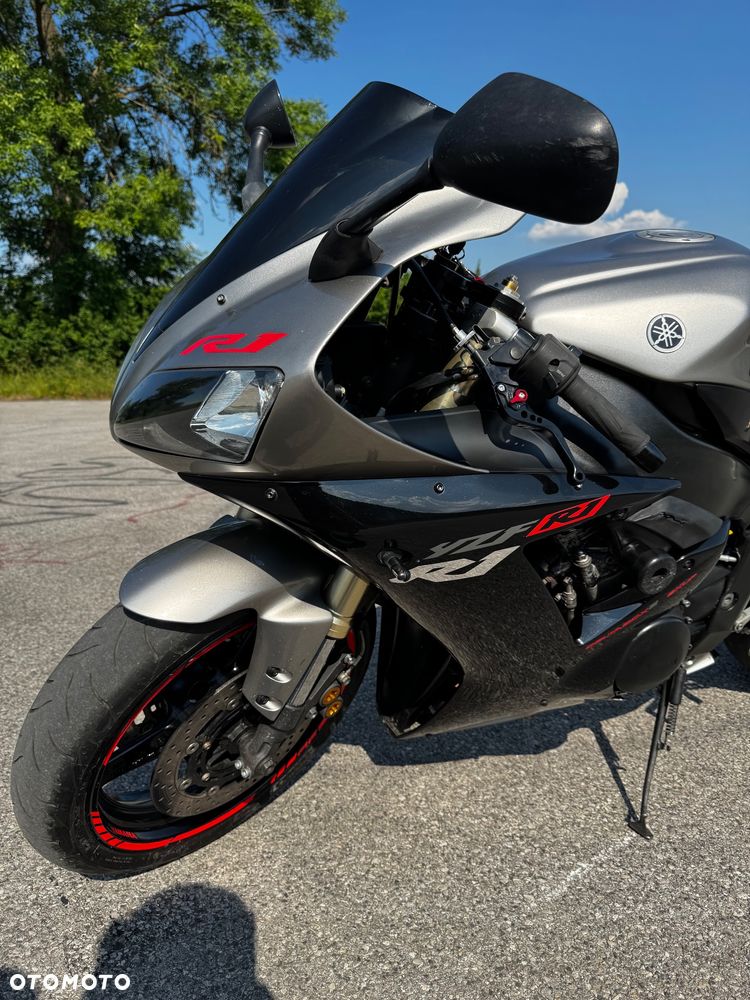 Yamaha R1 - 7