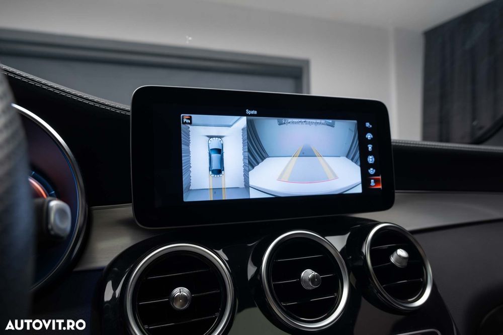 Mercedes-Benz GLC Coupe 300 4MATIC MHEV - 17