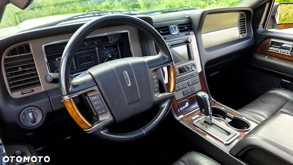 Lincoln Navigator 5.4 4WD Luxury - 27