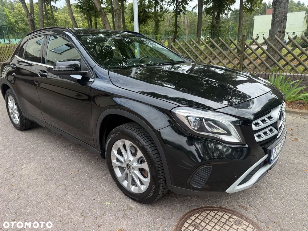 Mercedes-Benz GLA 180 7G-DCT - 15