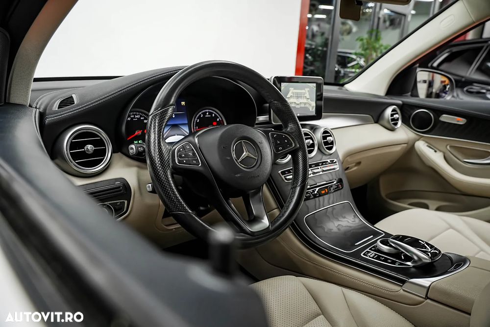 Mercedes-Benz GLC 250 4Matic 9G-TRONIC Exclusive - 12