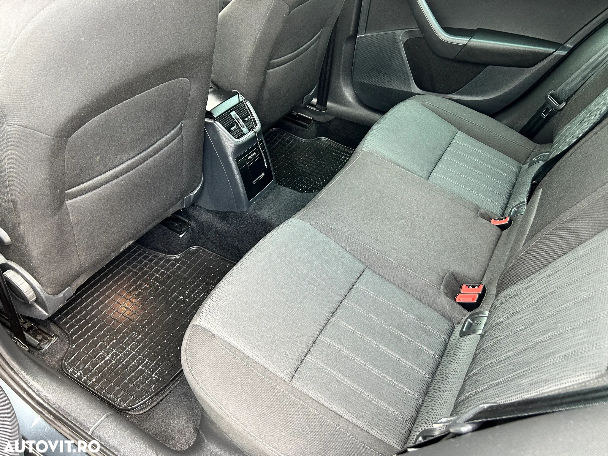 Skoda Octavia 2.0 TSI DSG Ambition - 9