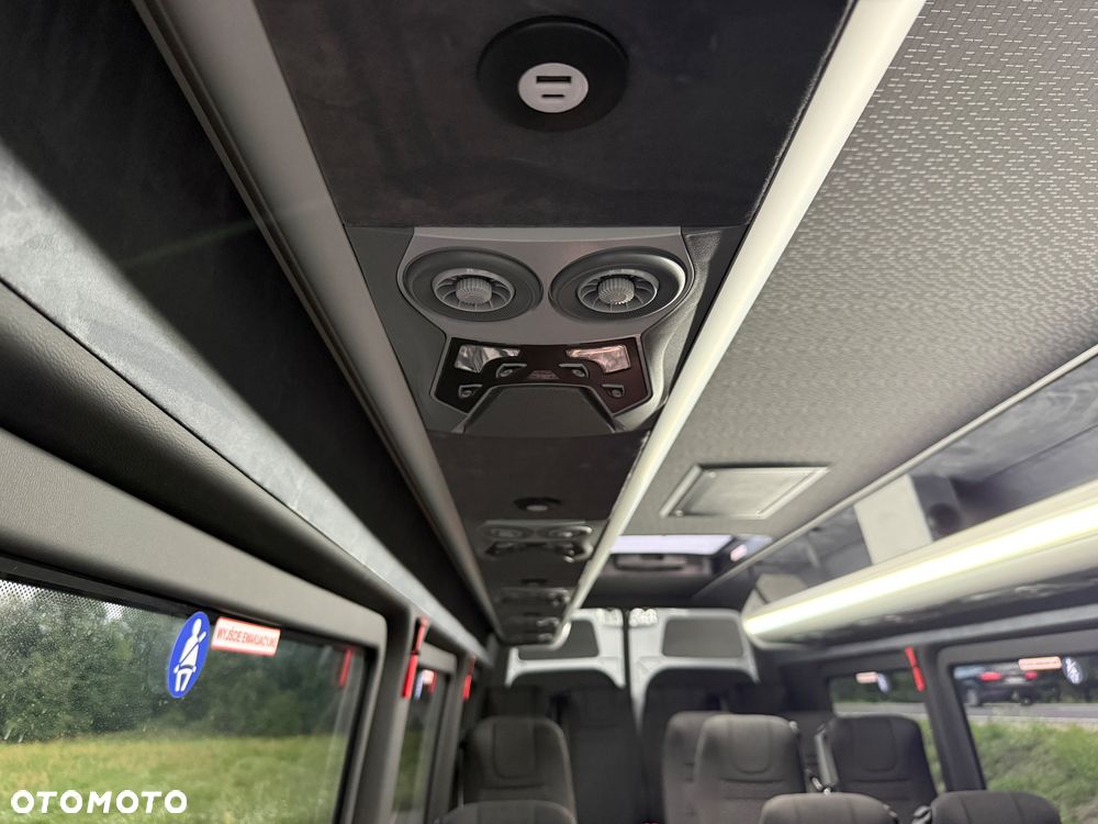 Mercedes-Benz Sprinter 519 - 21