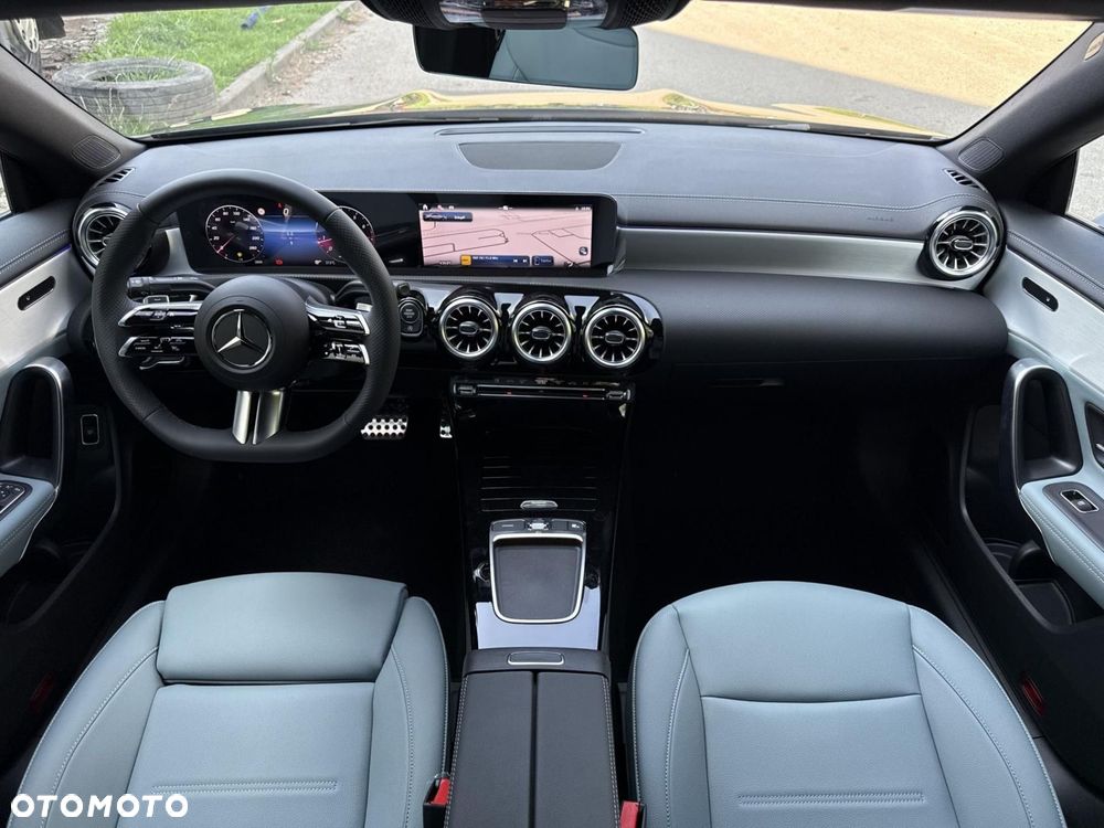 Mercedes-Benz CLA - 10