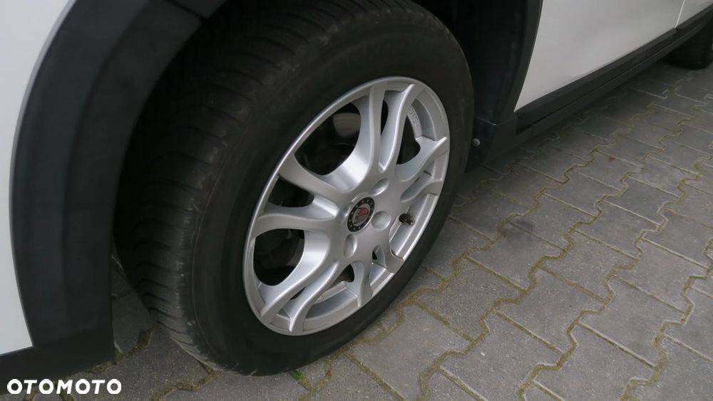 Peugeot 2008 1.2 Pure Tech Style S&S EAT6 - 4