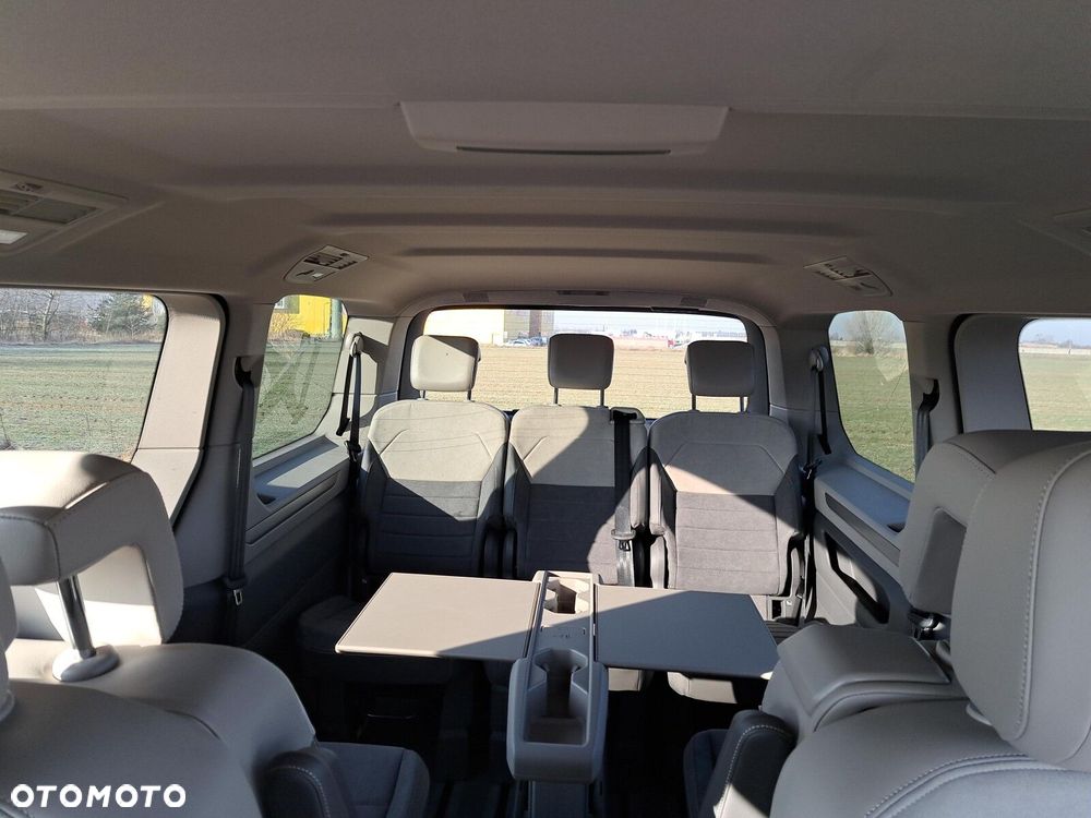 Volkswagen multivan Life L2 silnik: 2,0 l TDI SCR 110 kW/150KM  7-biegowa DSG rozstaw osi: 3124 mm - 21