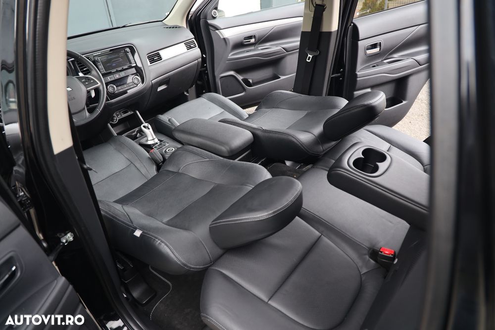 Mitsubishi Outlander 2.0 4WD Plug-In Hybrid - 7