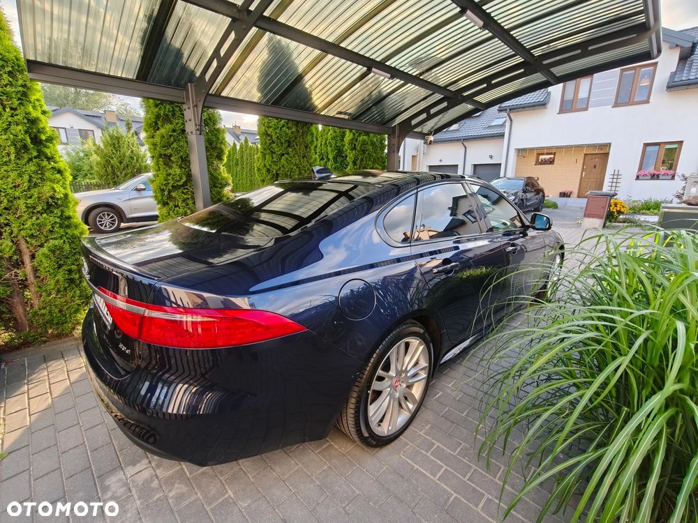Jaguar XF 2.0 i4D R-Sport - 7