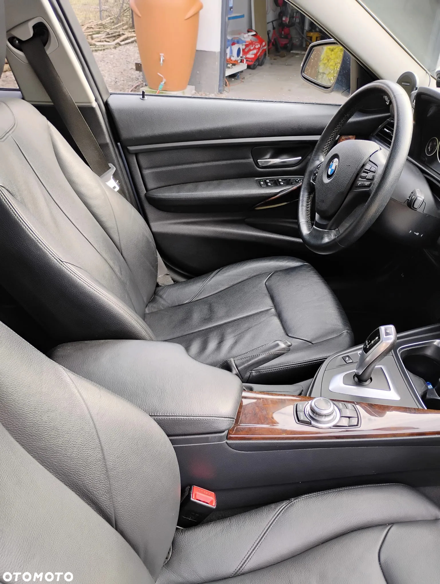 BMW Seria 3 320i Luxury Line - 10