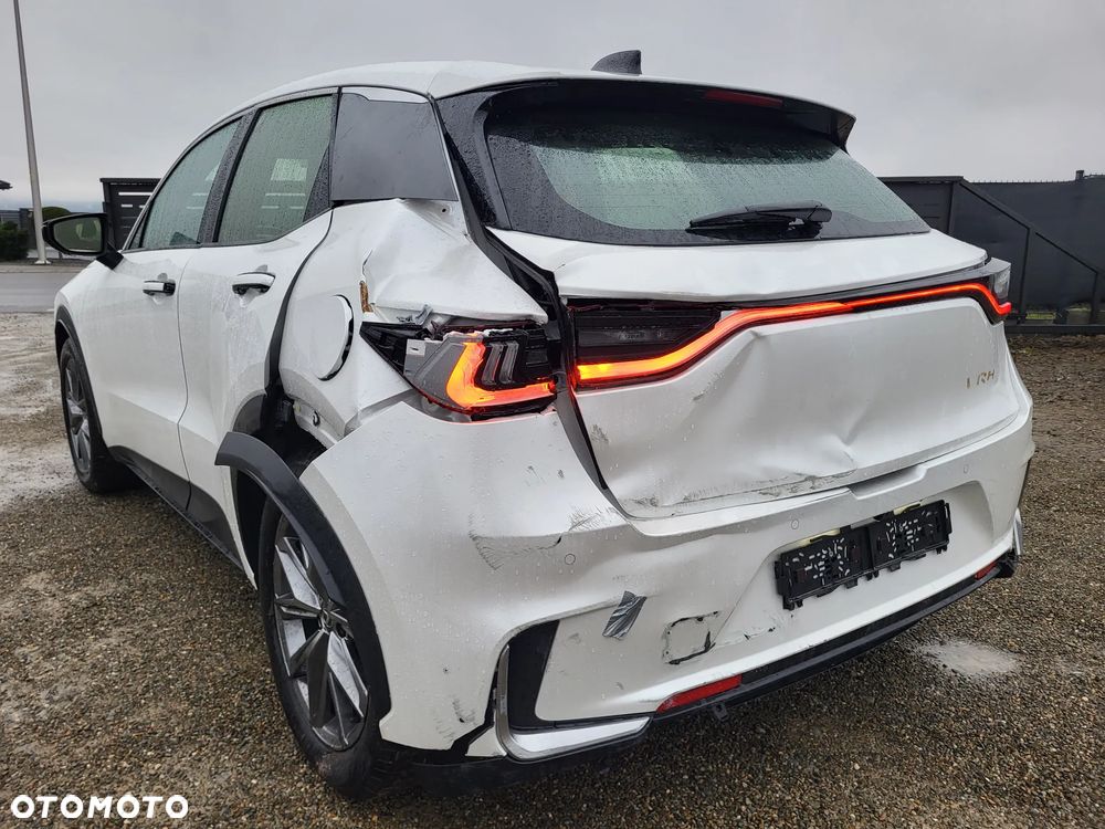 Lexus LBX AWD E-Four Relax - 4