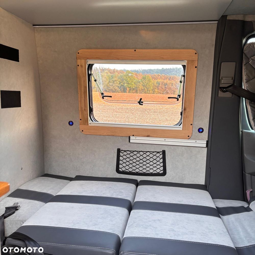 Mercedes-Benz Sprinter - 38