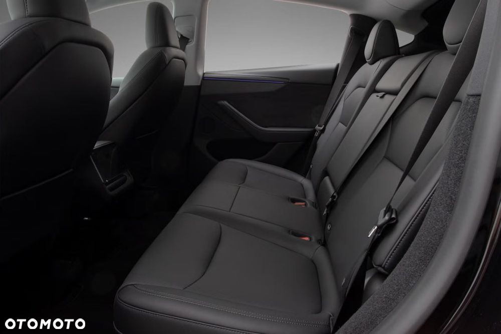Tesla Model Y Long Range Dual Motor AWD - 19
