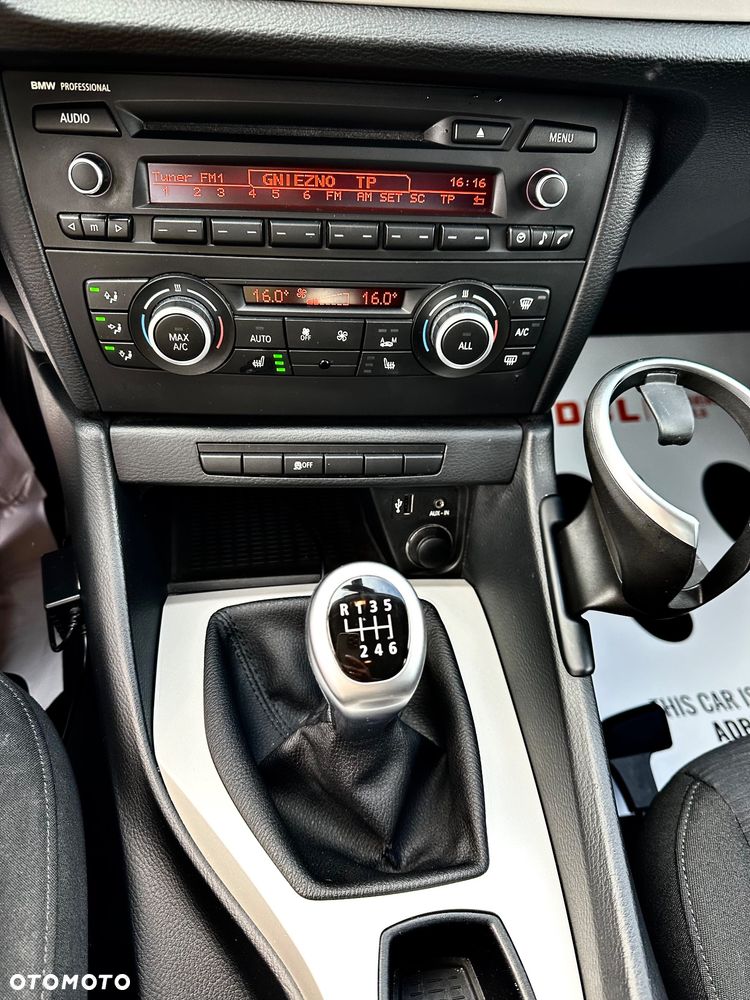 BMW X1 sDrive18i xLine - 8