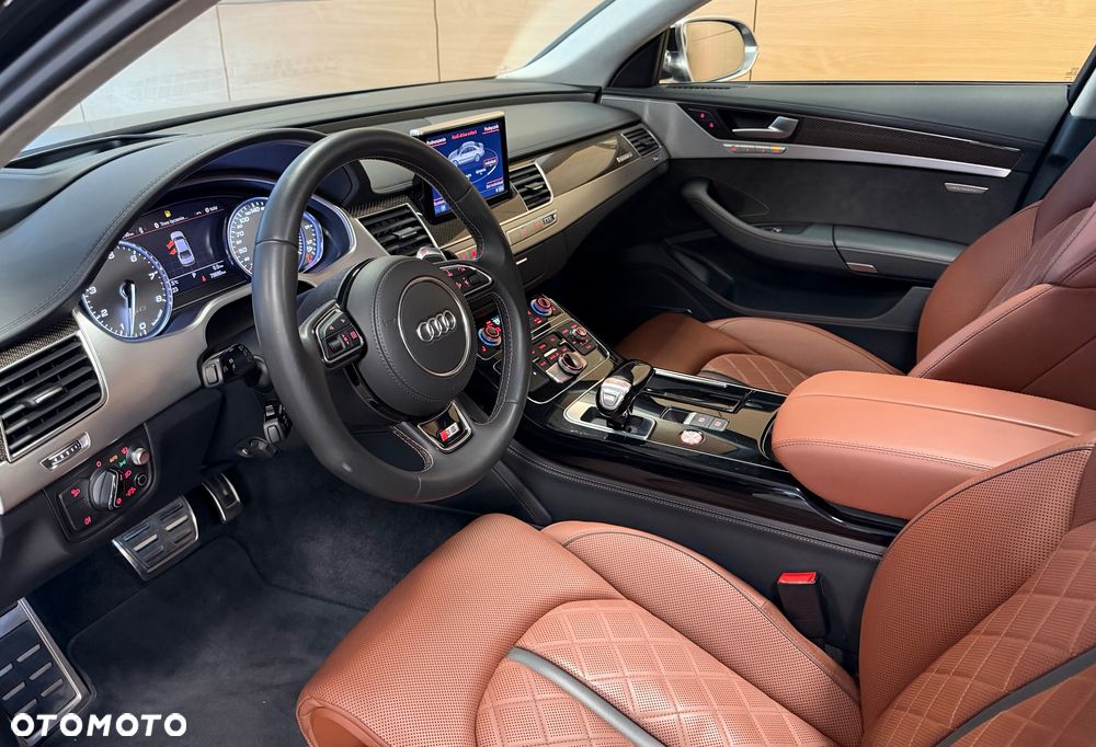 Audi S8 - 7