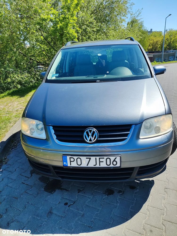 Volkswagen Touran 1.6 FSI Basis - 23