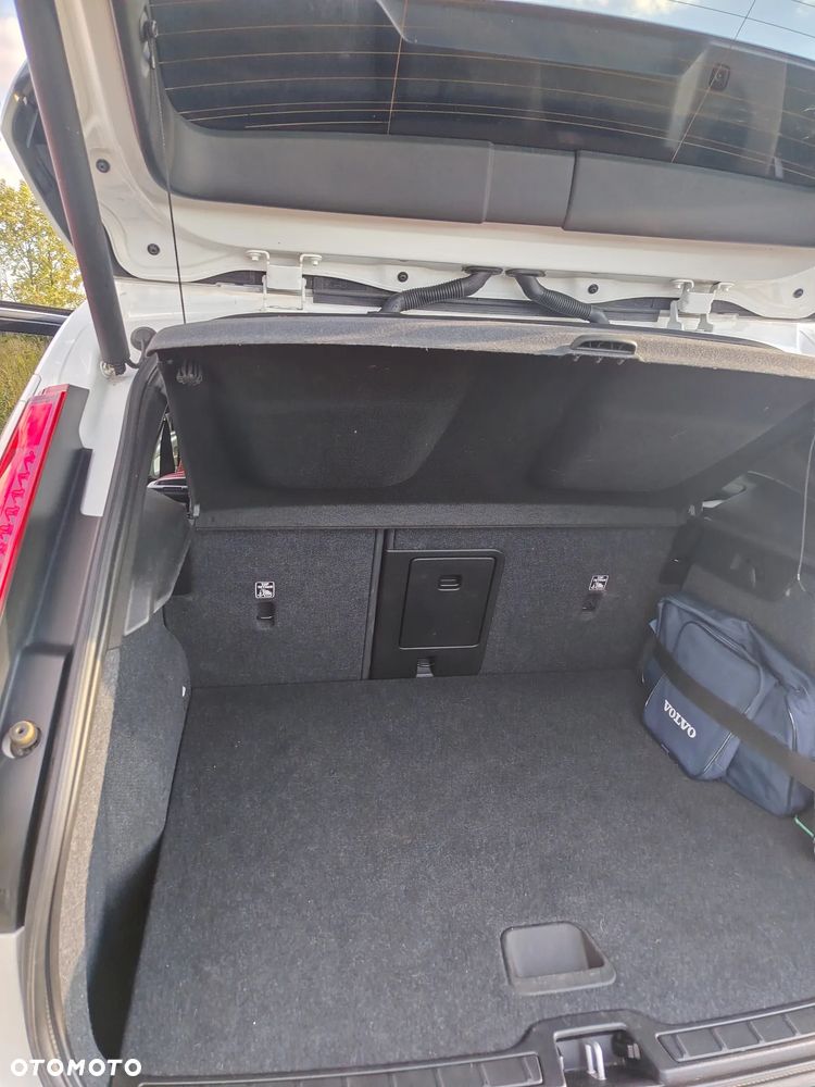 Volvo XC 40 D4 AWD Momentum Pro - 5